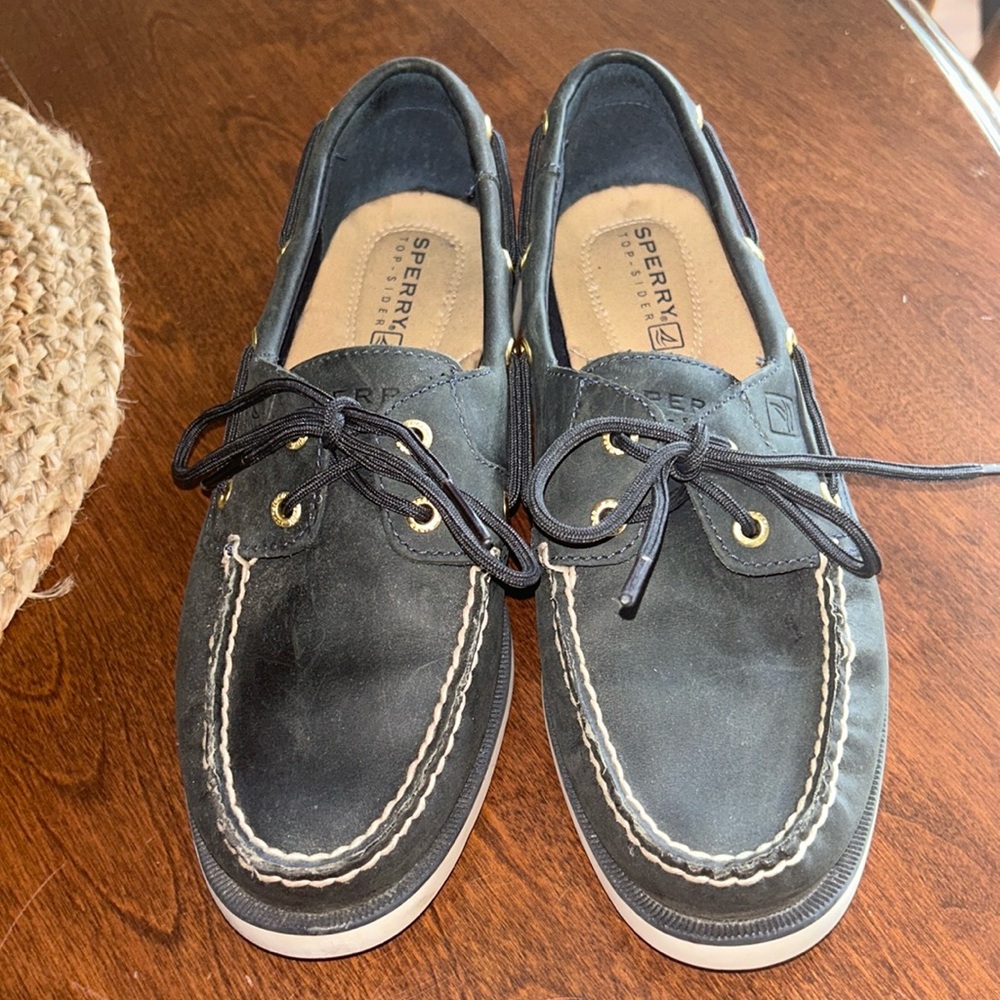 Navy blue sperrys